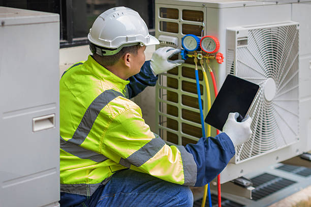Professional Ac Installation technician working in Newark, IL